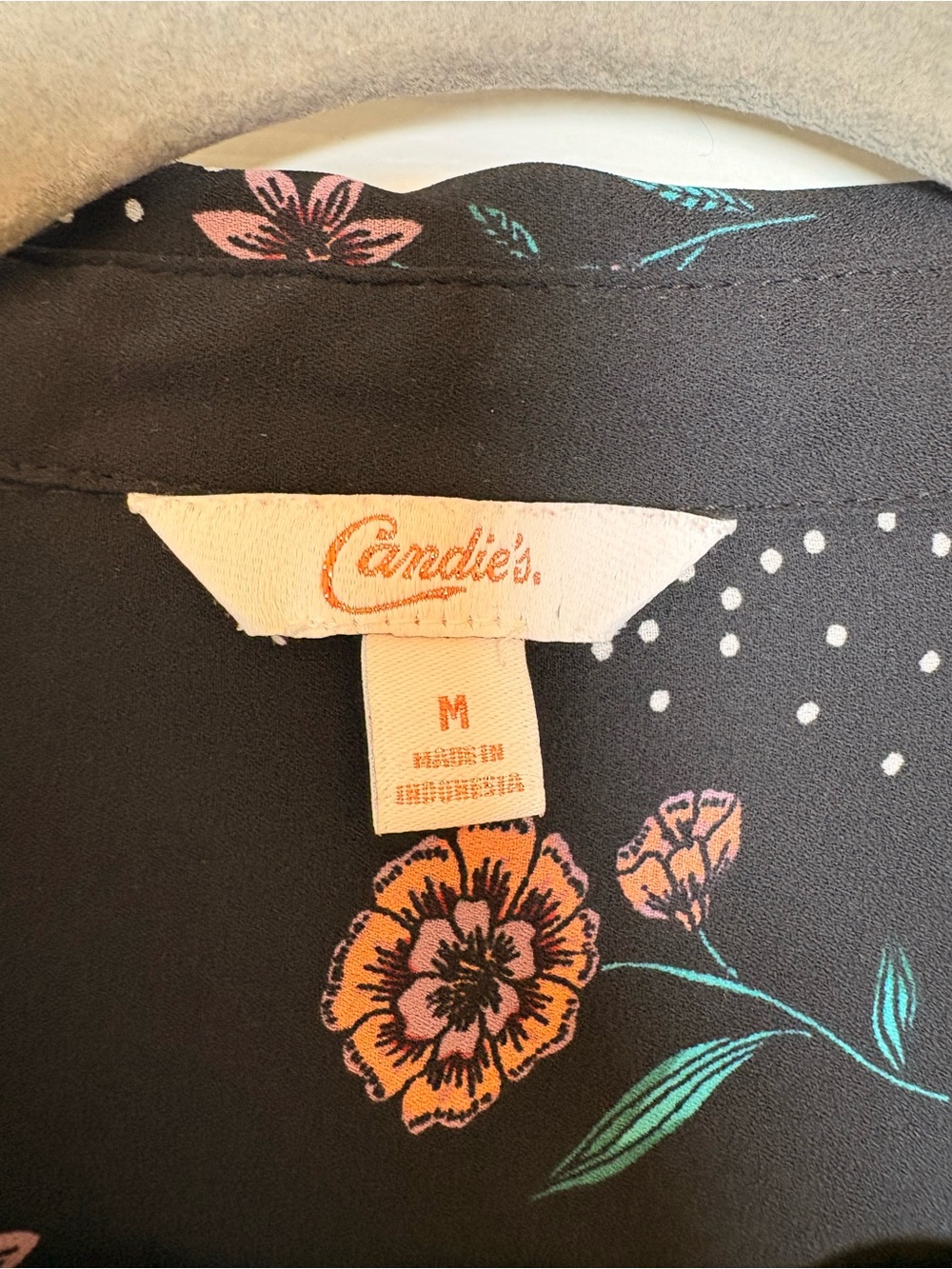 Candie’s Black Floral Button Up Blouse Boho Romantic Indie Medium - Picture 3 of 7